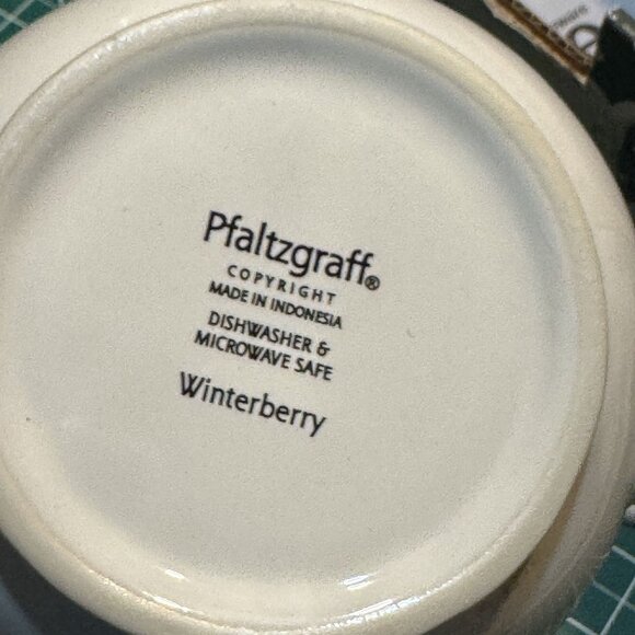 Pfaltzgraff Winterberry Gravy/Sauce Pitcher Dishwasher & Microwave Safe Ceramic - Picture 3 of 6